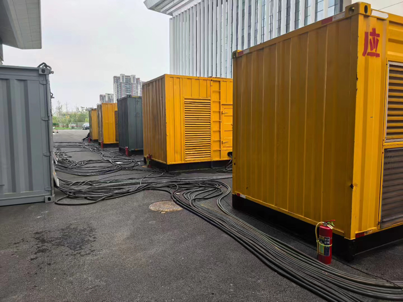 康乐不同季节柴油发电机组保养有哪些注意事项?